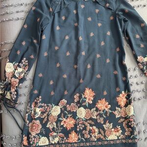 Women’s Floral Long Sleeve Shift Dress